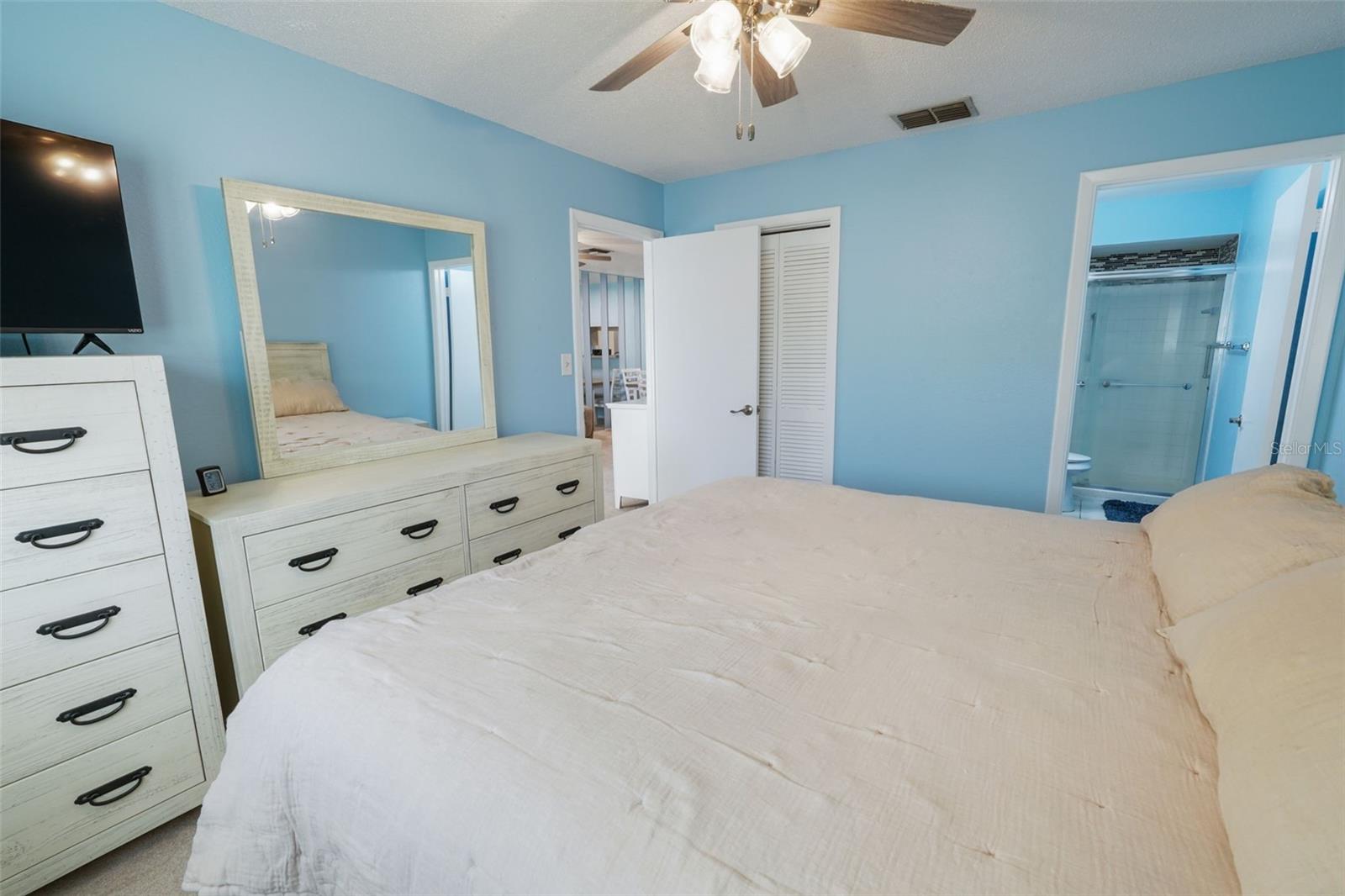 2465 NORTHSIDE DR #102, CLEARWATER, FL, 33761