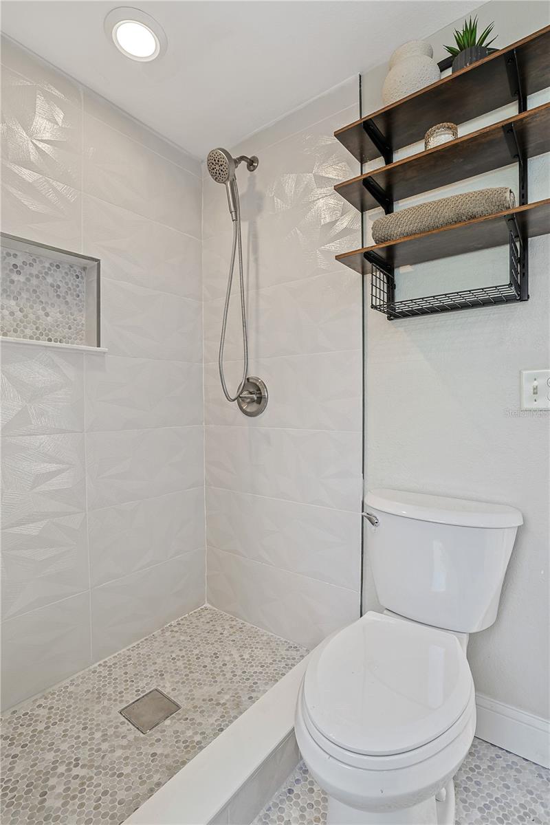 2506 1/2 E COLUMBUS DR, TAMPA, FL, 33605