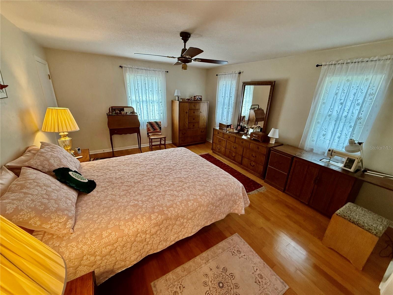 1853 PARADISE LN, CLEARWATER, FL, 33756