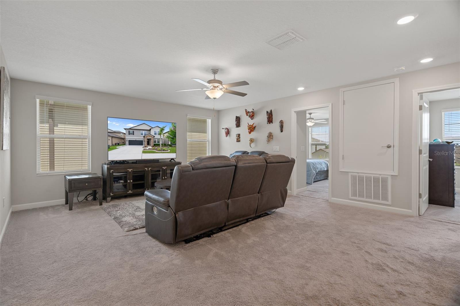8755 FLOURISH DR, LAND O LAKES, FL, 34637