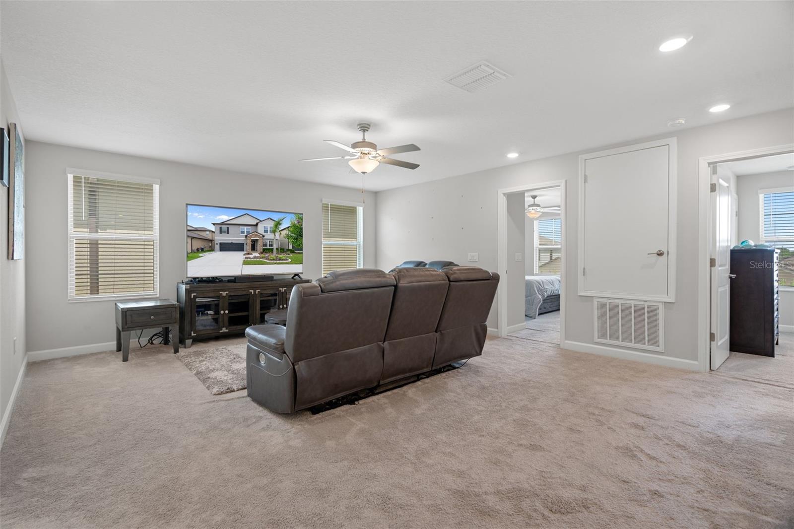 8755 FLOURISH DR, LAND O LAKES, FL, 34637