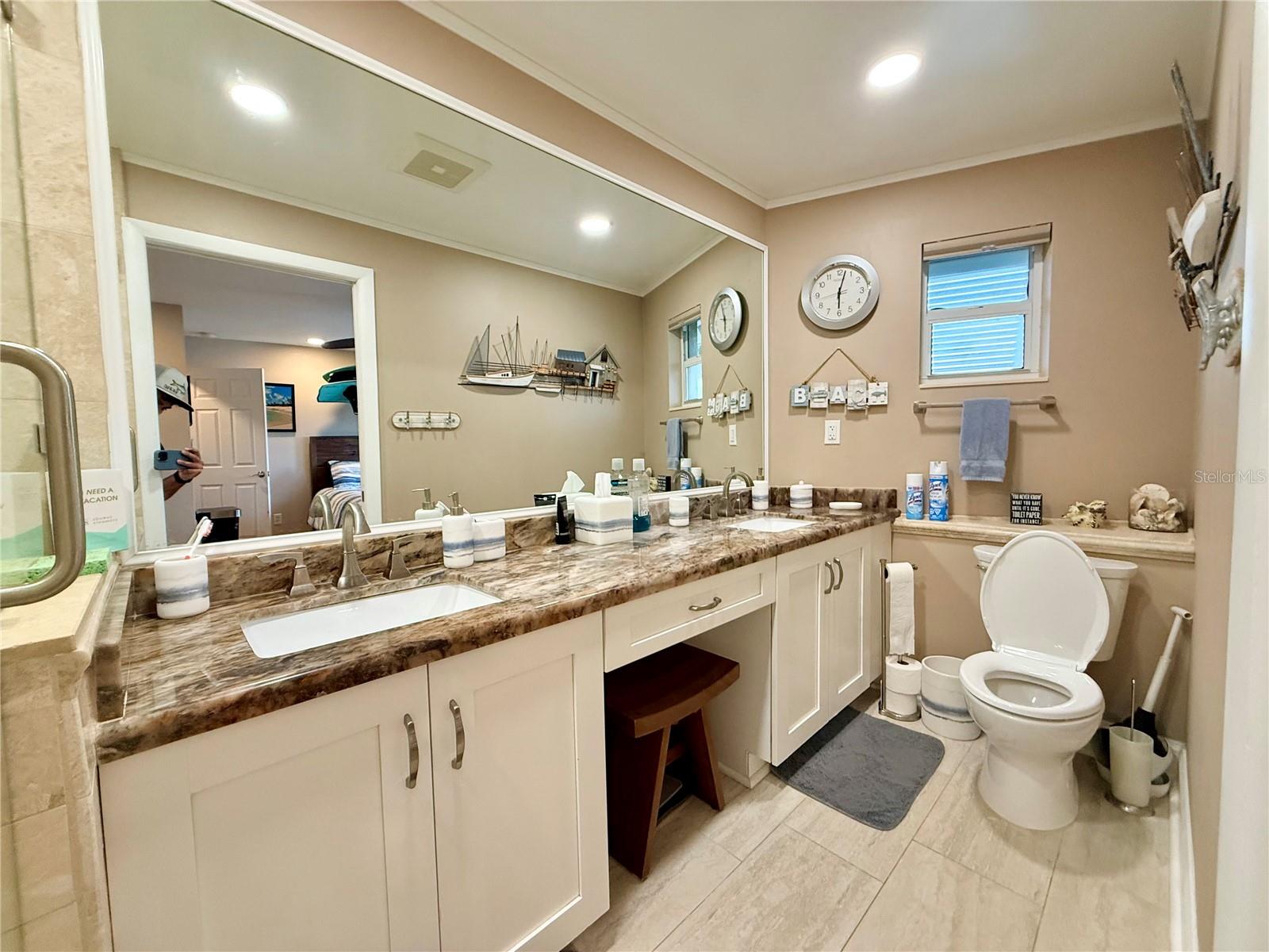 454 1ST ST W, TIERRA VERDE, FL, 33715