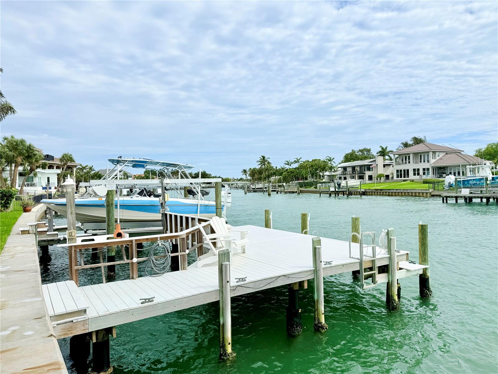 454 1ST ST W, TIERRA VERDE, FL, 33715