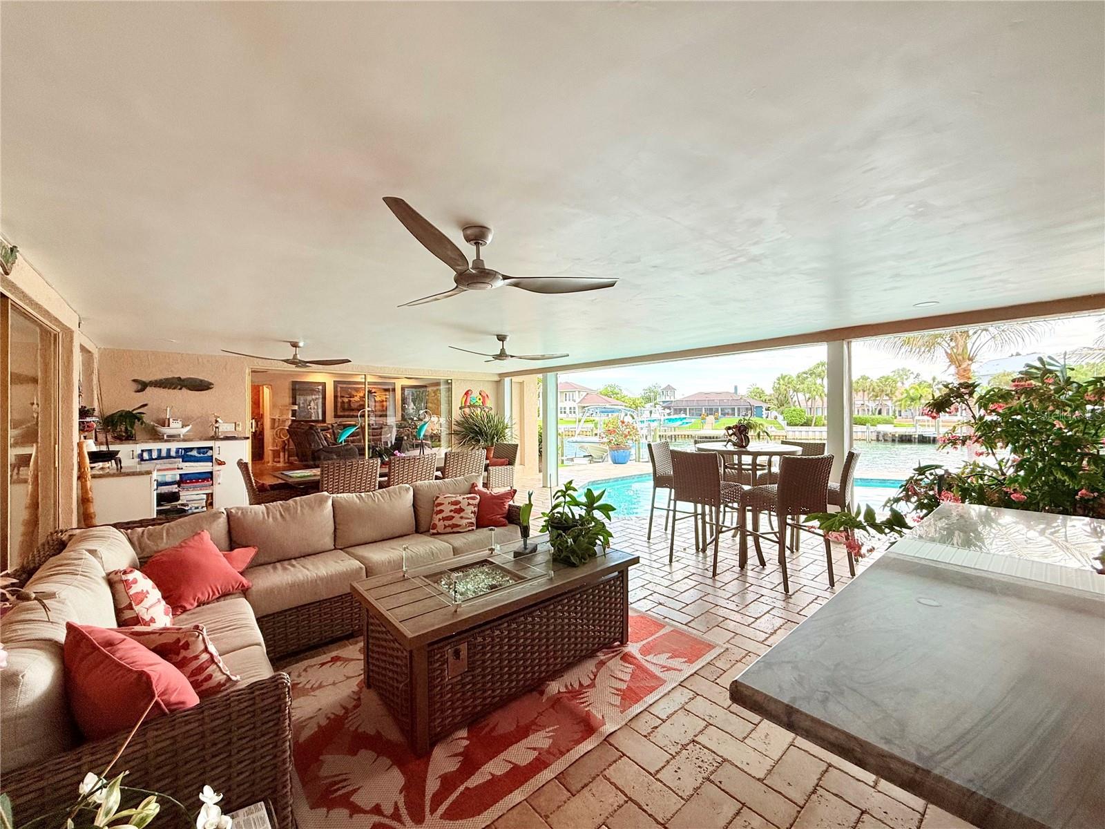 454 1ST ST W, TIERRA VERDE, FL, 33715