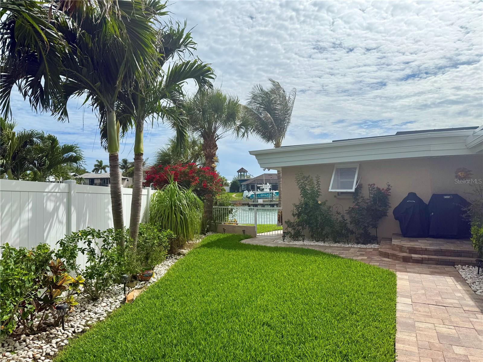 454 1ST ST W, TIERRA VERDE, FL, 33715