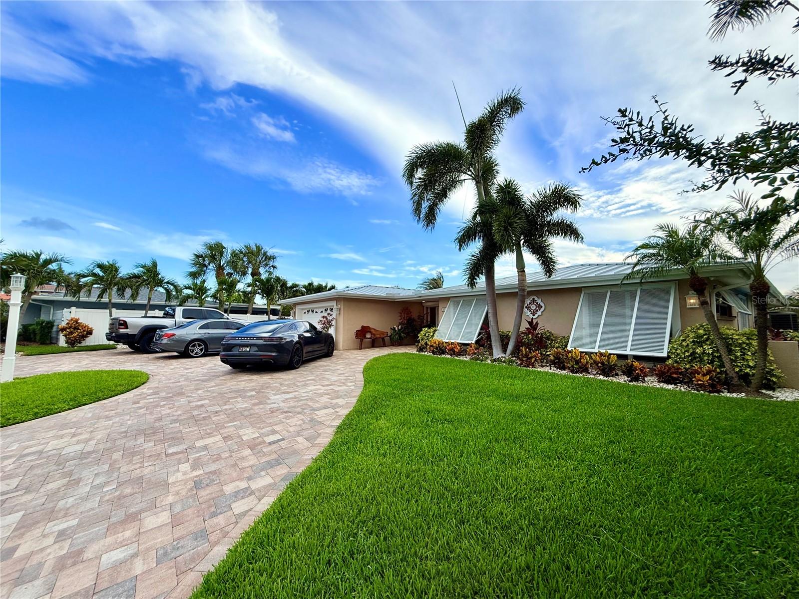 454 1ST ST W, TIERRA VERDE, FL, 33715