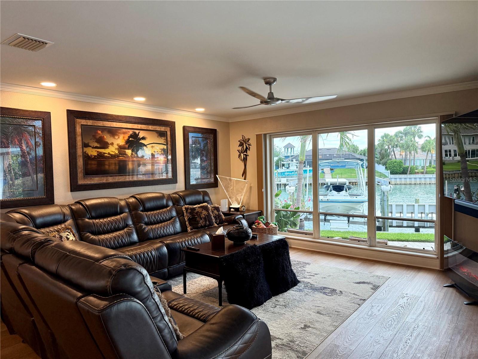 454 1ST ST W, TIERRA VERDE, FL, 33715