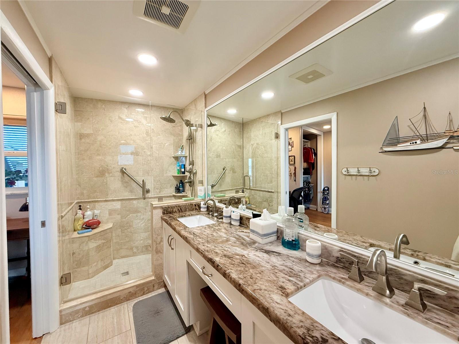 454 1ST ST W, TIERRA VERDE, FL, 33715
