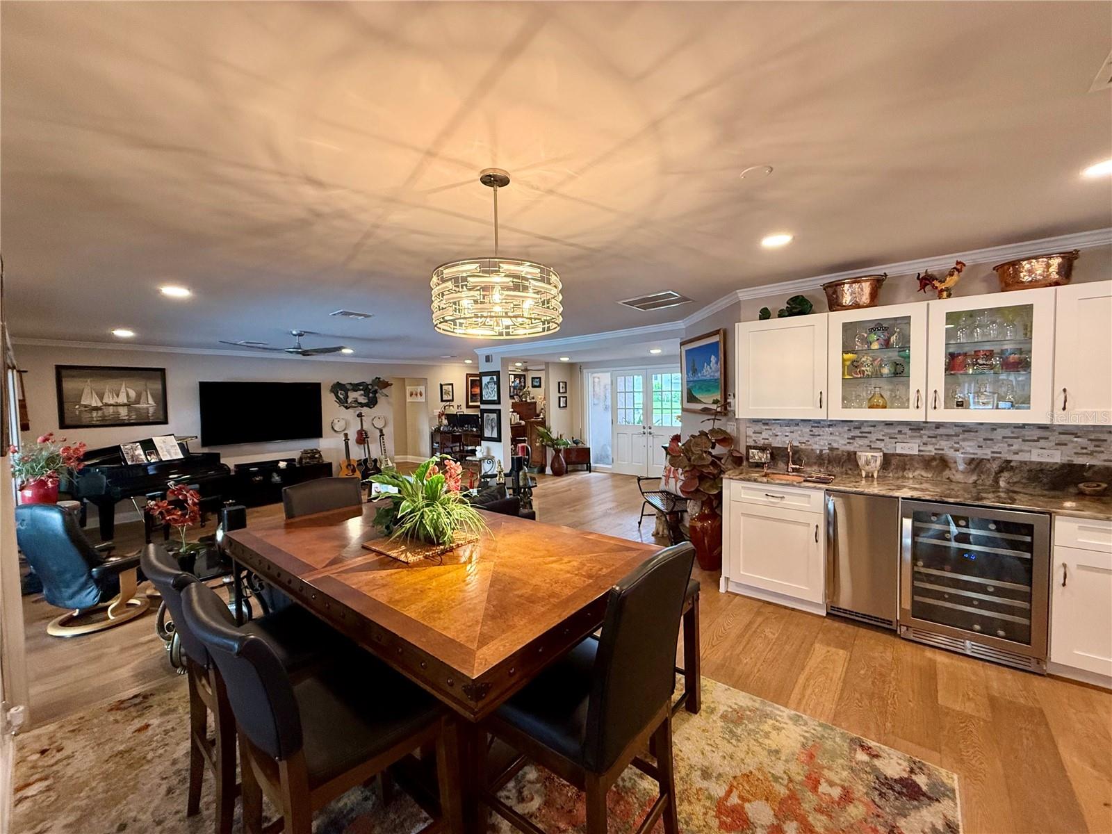 454 1ST ST W, TIERRA VERDE, FL, 33715