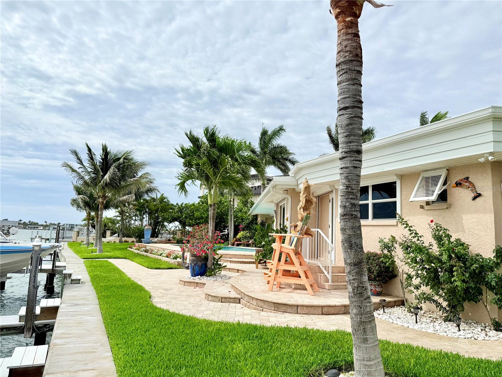 454 1ST ST W, TIERRA VERDE, FL, 33715