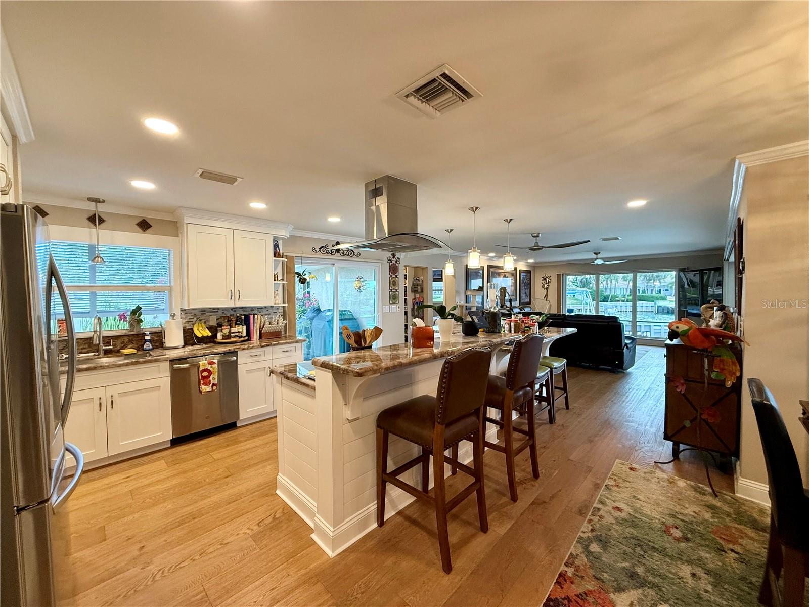 454 1ST ST W, TIERRA VERDE, FL, 33715