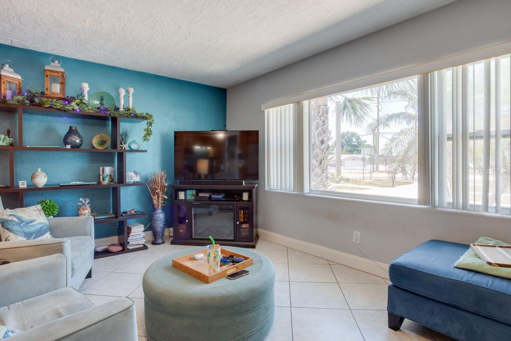 2100 8TH AVE SW, LARGO, FL, 33770