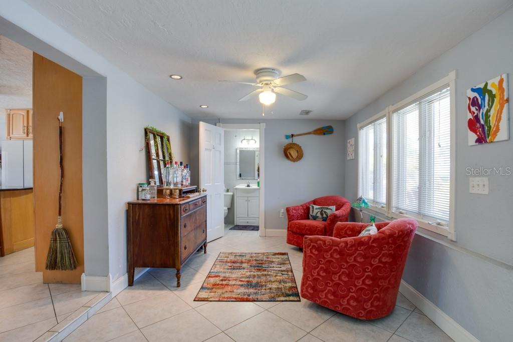 2100 8TH AVE SW, LARGO, FL, 33770