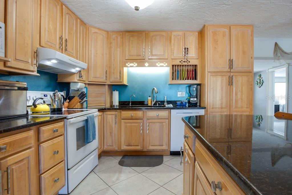 2100 8TH AVE SW, LARGO, FL, 33770