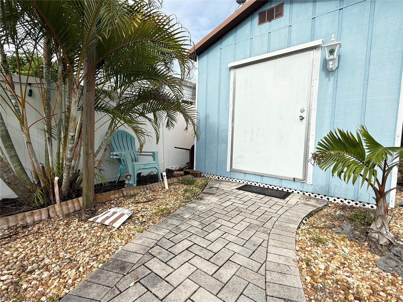 2100 8TH AVE SW, LARGO, FL, 33770