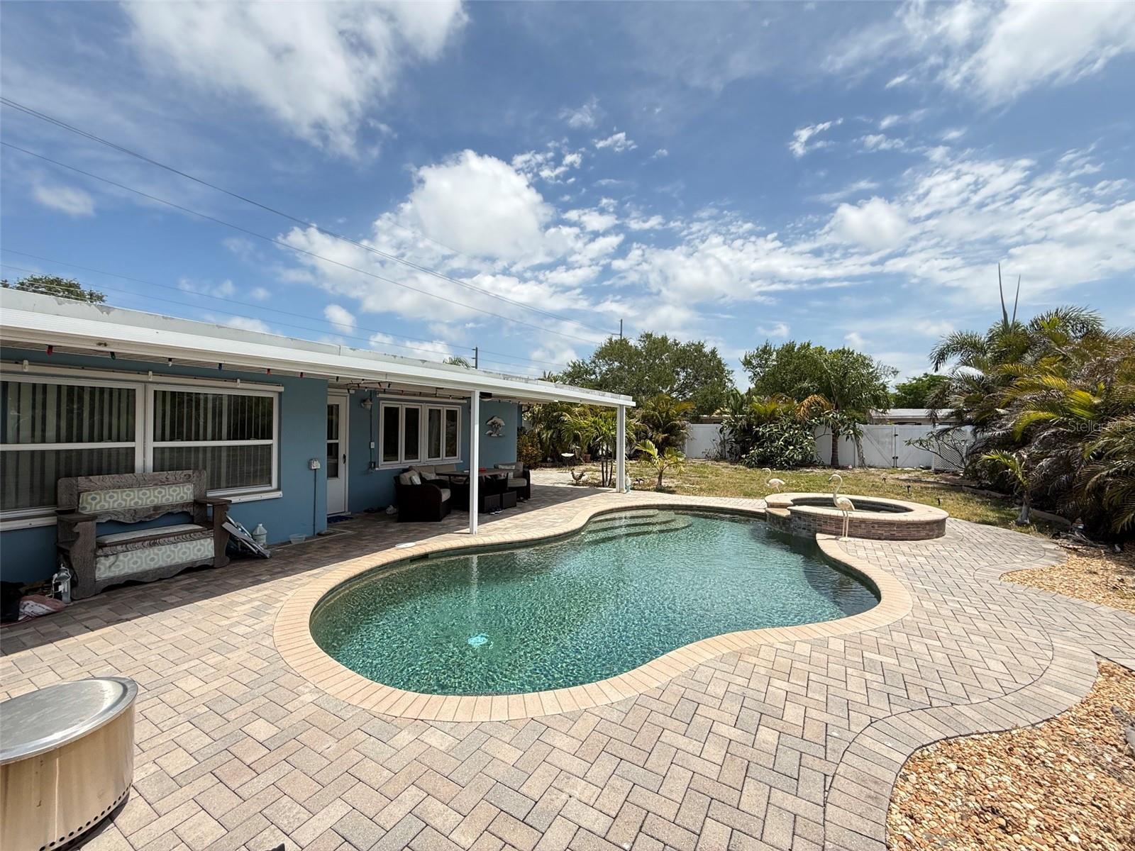2100 8TH AVE SW, LARGO, FL, 33770