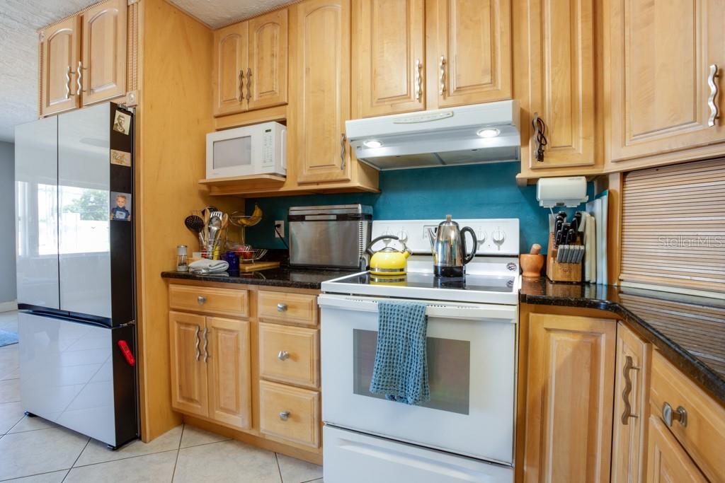 2100 8TH AVE SW, LARGO, FL, 33770