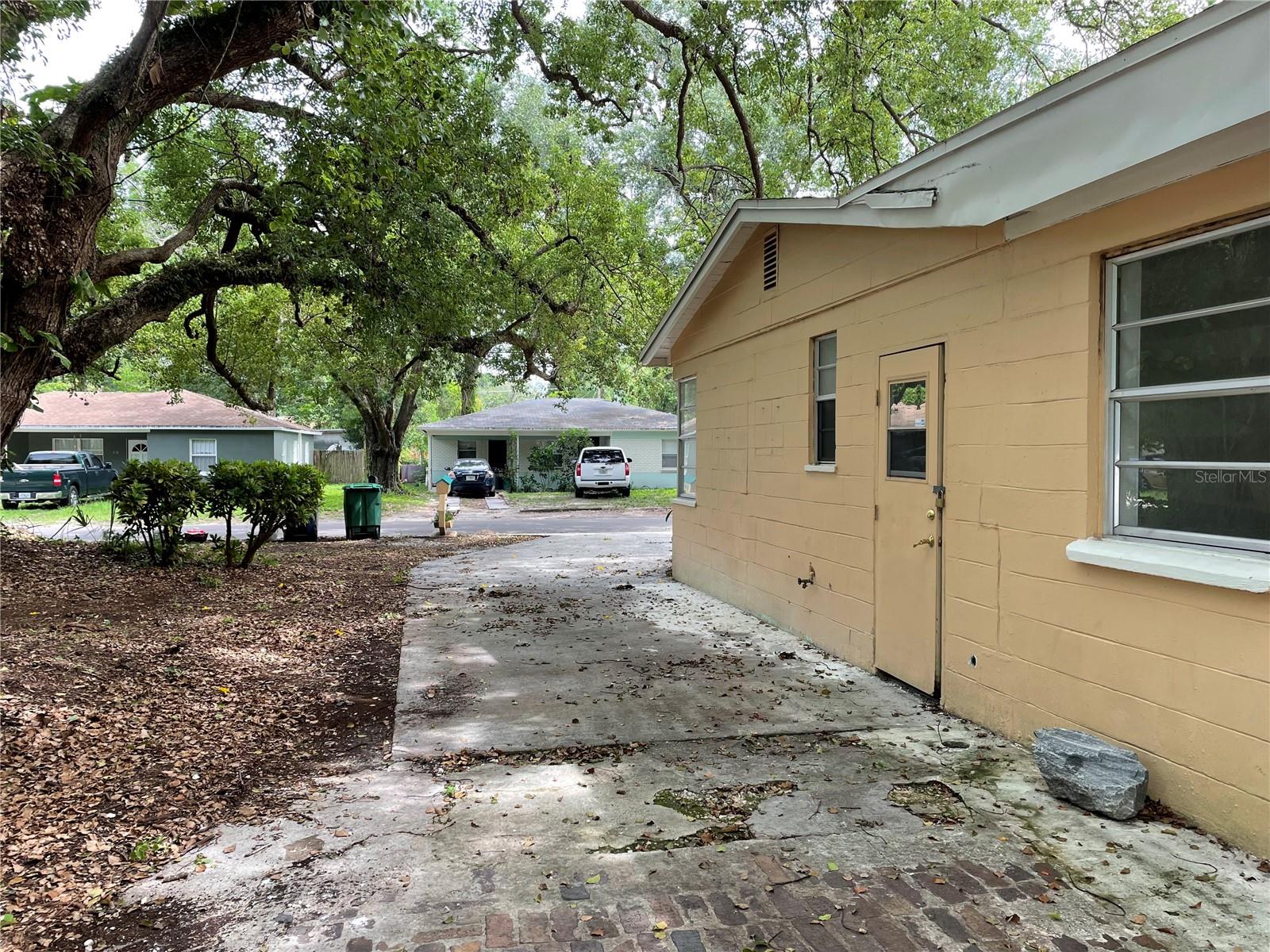 1517 E ELLICOTT ST, TAMPA, FL, 33610