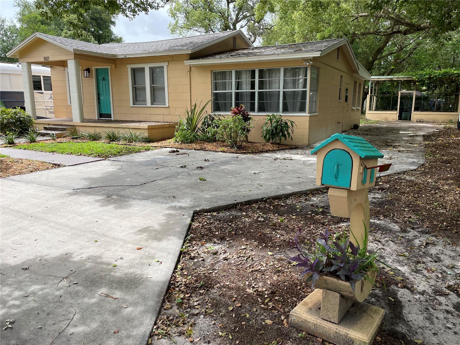 1517 E ELLICOTT ST, TAMPA, FL, 33610