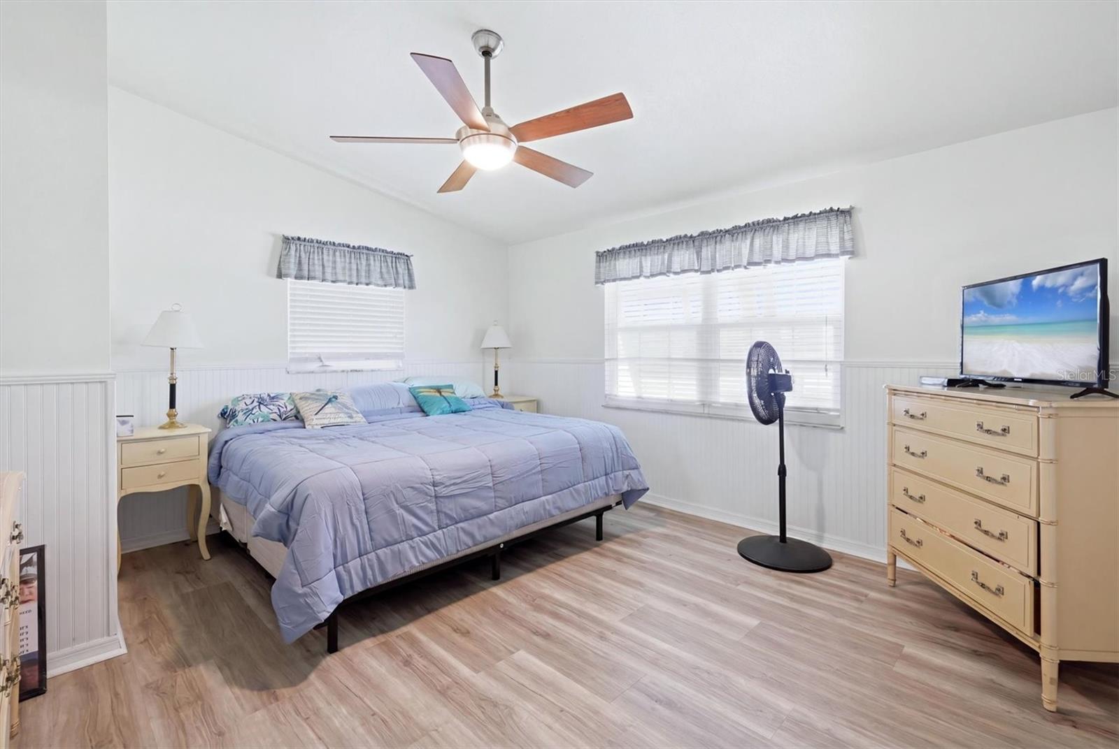 201 E TARPON BLVD NW, PORT CHARLOTTE, FL, 33952