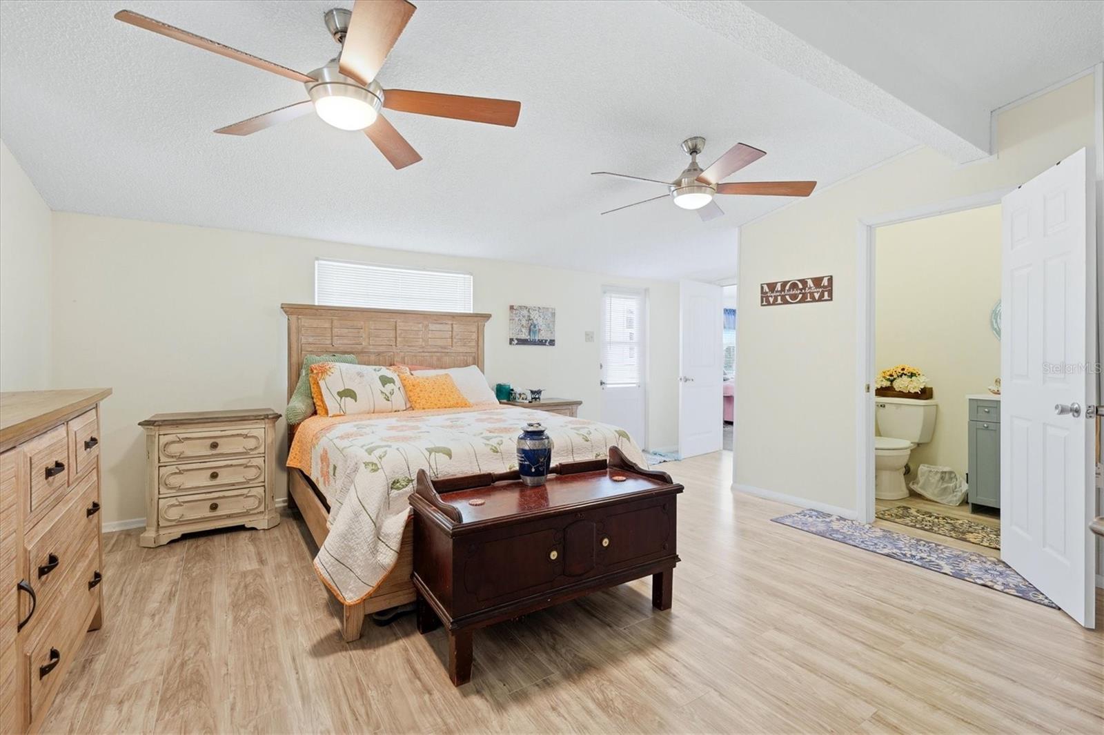 201 E TARPON BLVD NW, PORT CHARLOTTE, FL, 33952