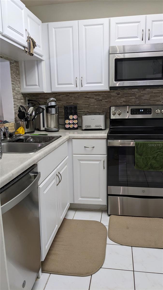 46 EMERALD BAY DR, OLDSMAR, FL, 34677