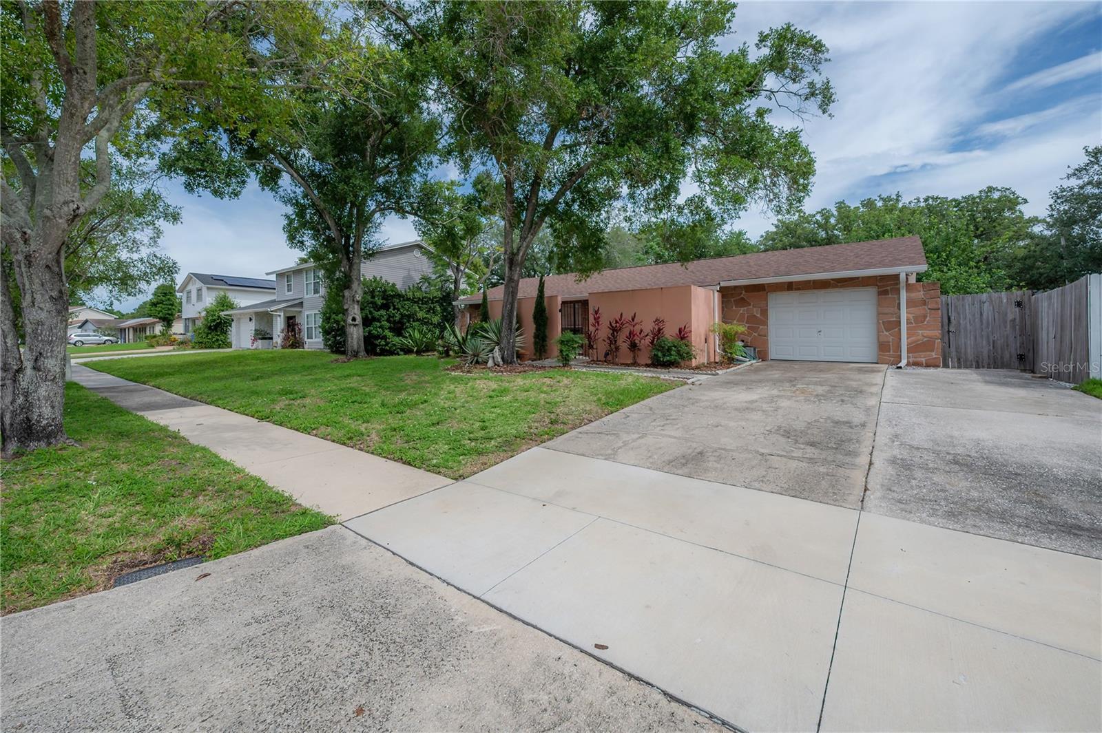 8235 VASSAR CIR, TAMPA, FL, 33634