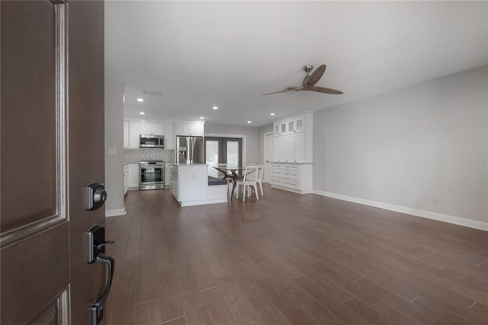 8235 VASSAR CIR, TAMPA, FL, 33634