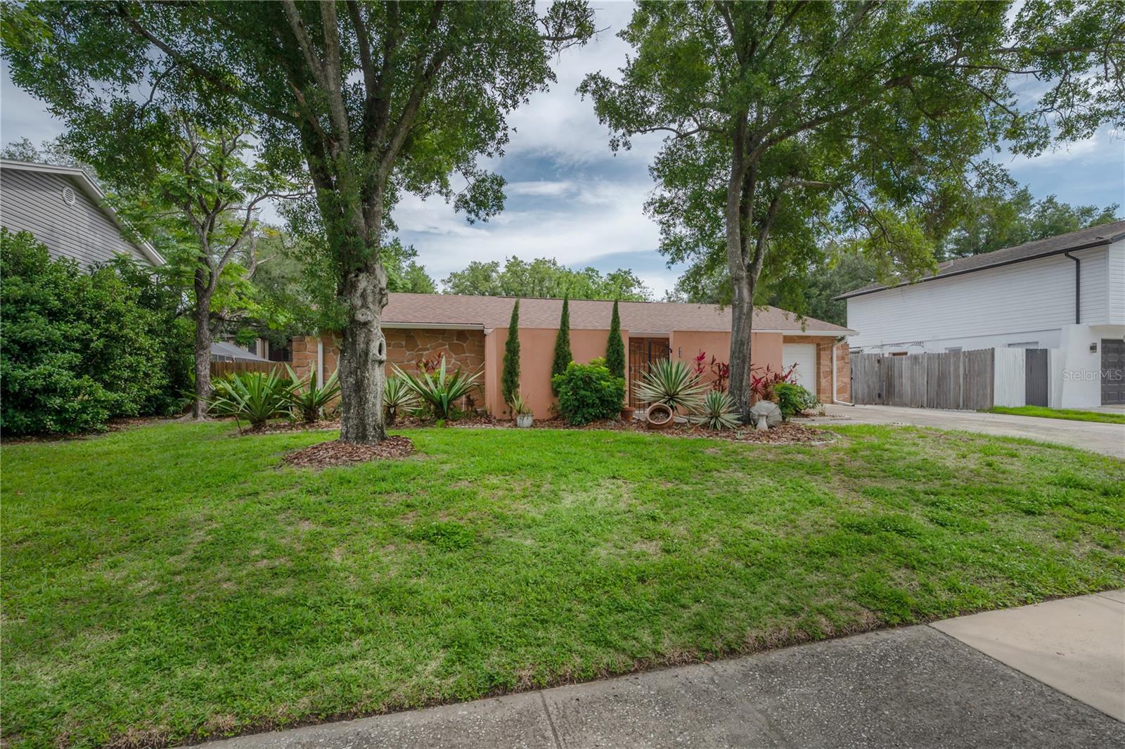 8235 VASSAR CIR, TAMPA, FL, 33634