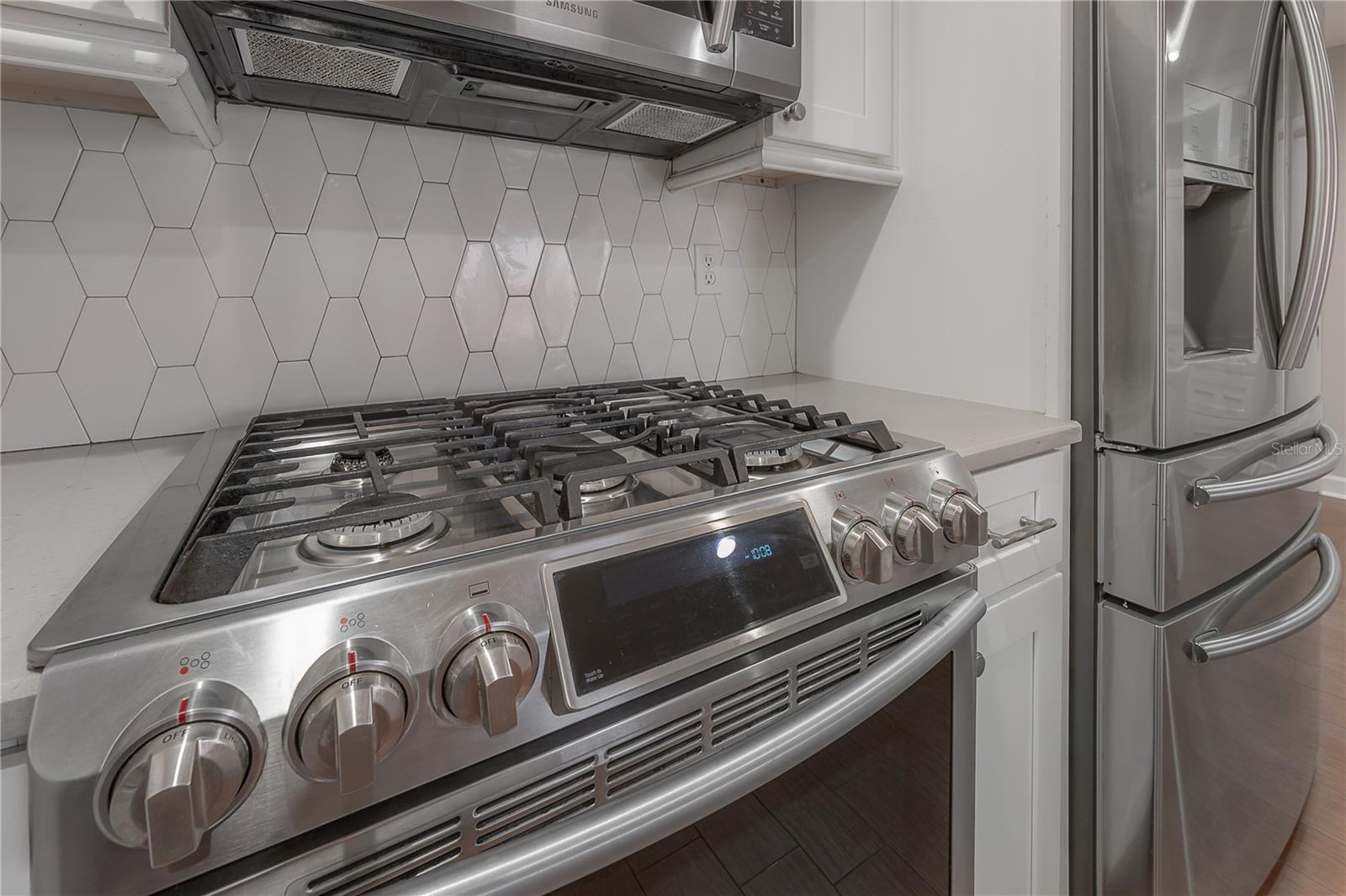 8235 VASSAR CIR, TAMPA, FL, 33634
