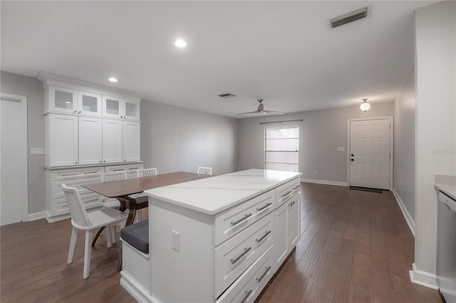 8235 VASSAR CIR, TAMPA, FL, 33634