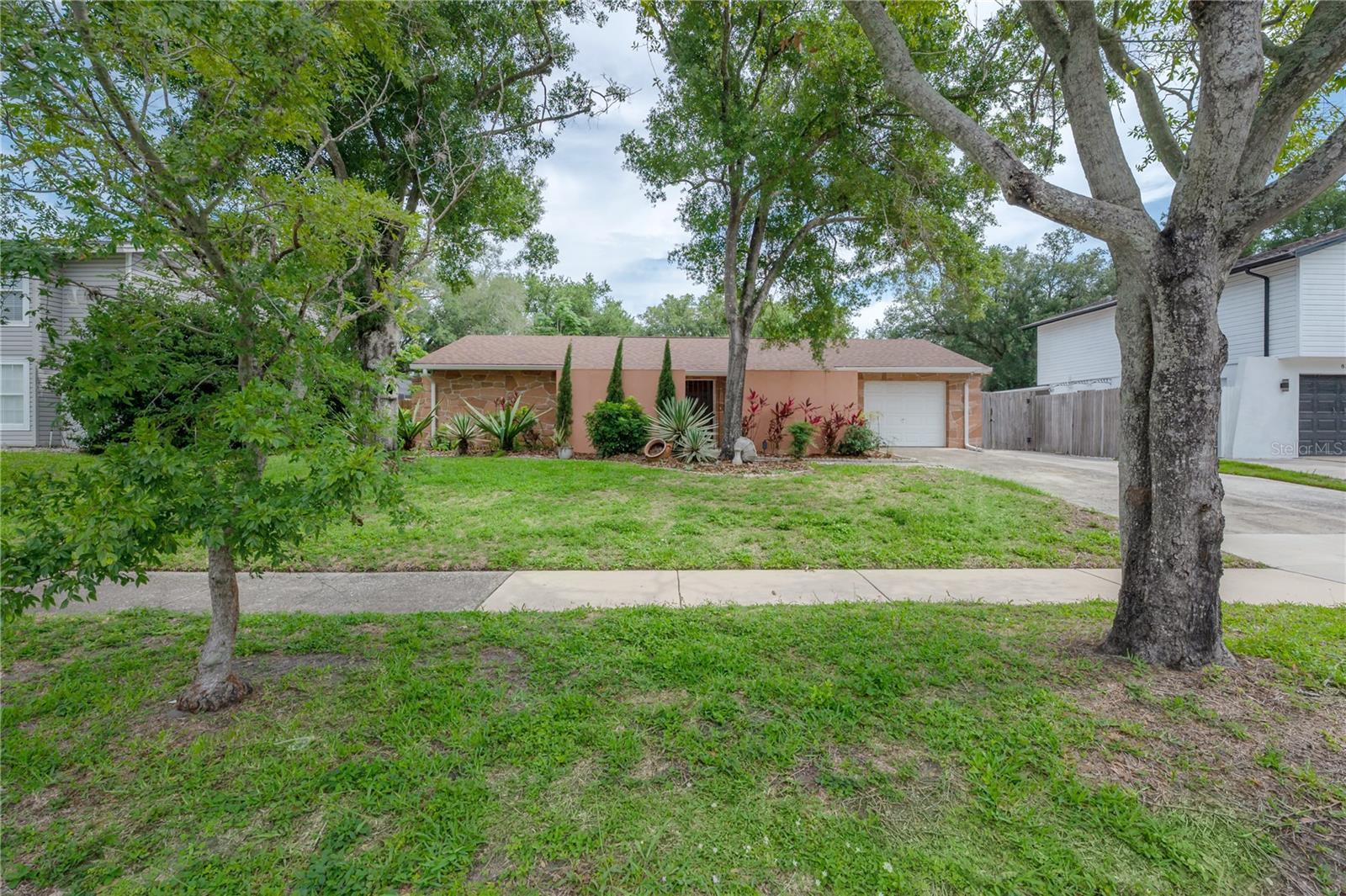 8235 VASSAR CIR, TAMPA, FL, 33634