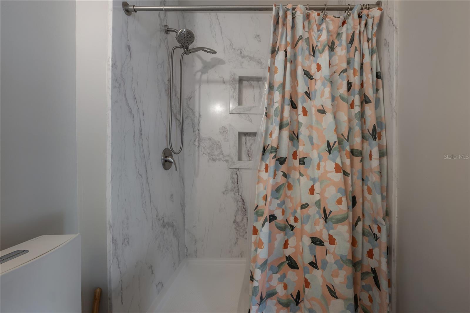 8235 VASSAR CIR, TAMPA, FL, 33634