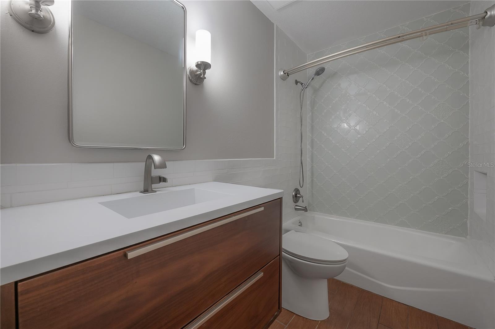 8235 VASSAR CIR, TAMPA, FL, 33634