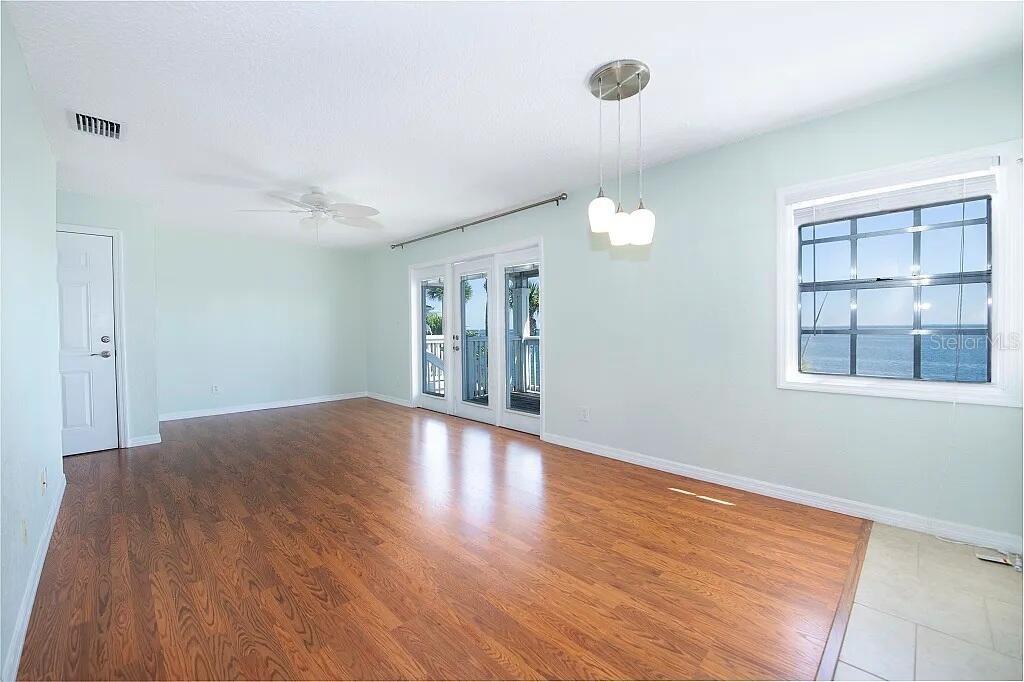 4858 COQUINA KEY DR SE #D, ST PETERSBURG, FL, 33705