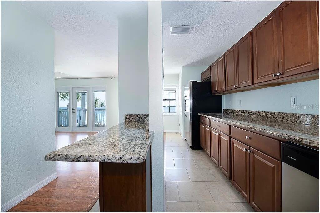 4858 COQUINA KEY DR SE #D, ST PETERSBURG, FL, 33705