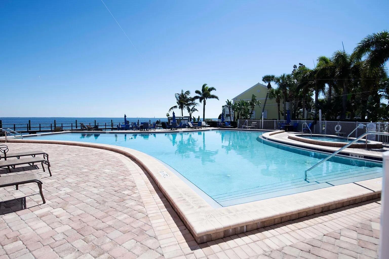 4858 COQUINA KEY DR SE #D, ST PETERSBURG, FL, 33705
