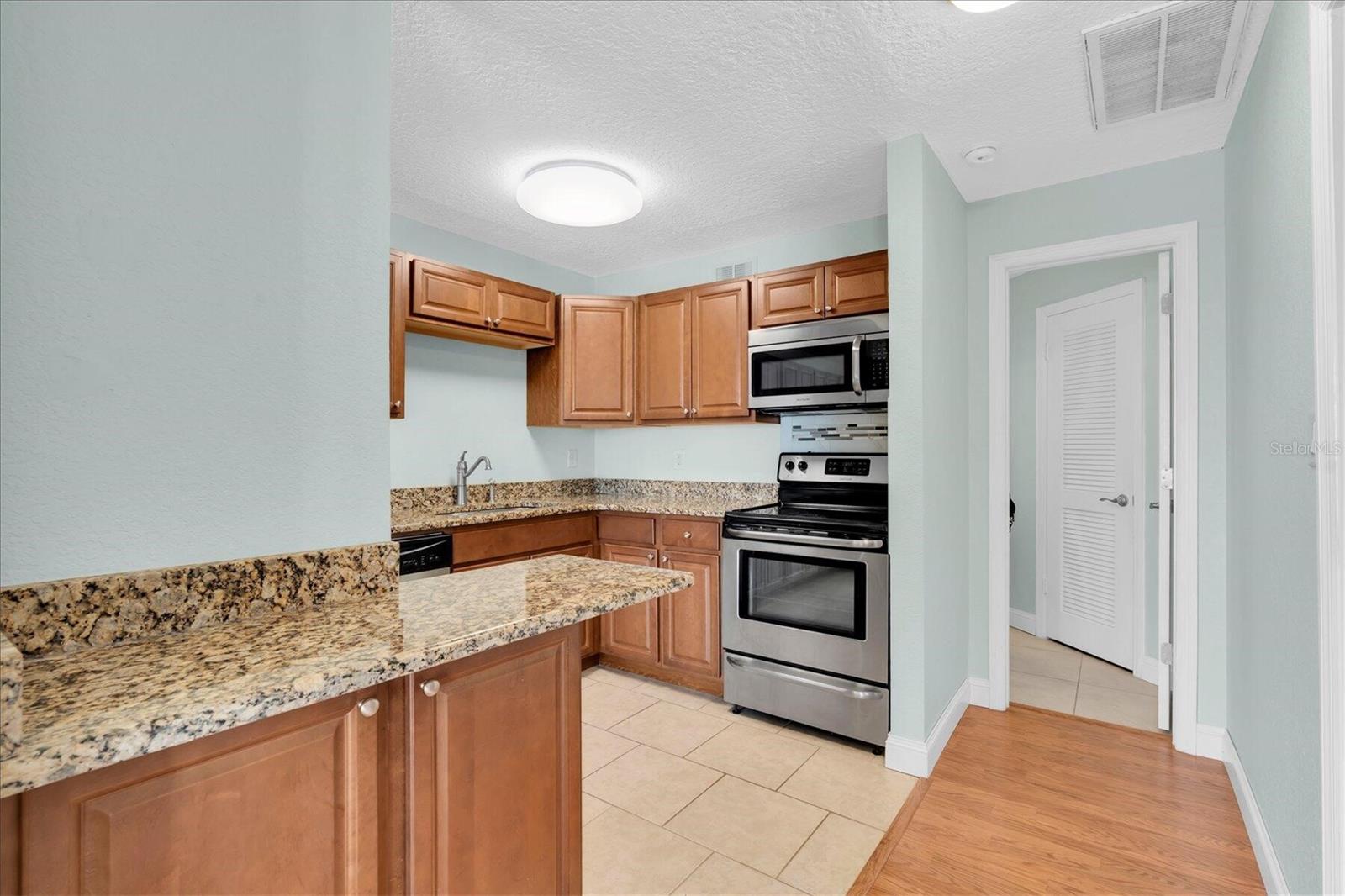 4858 COQUINA KEY DR SE #D, ST PETERSBURG, FL, 33705