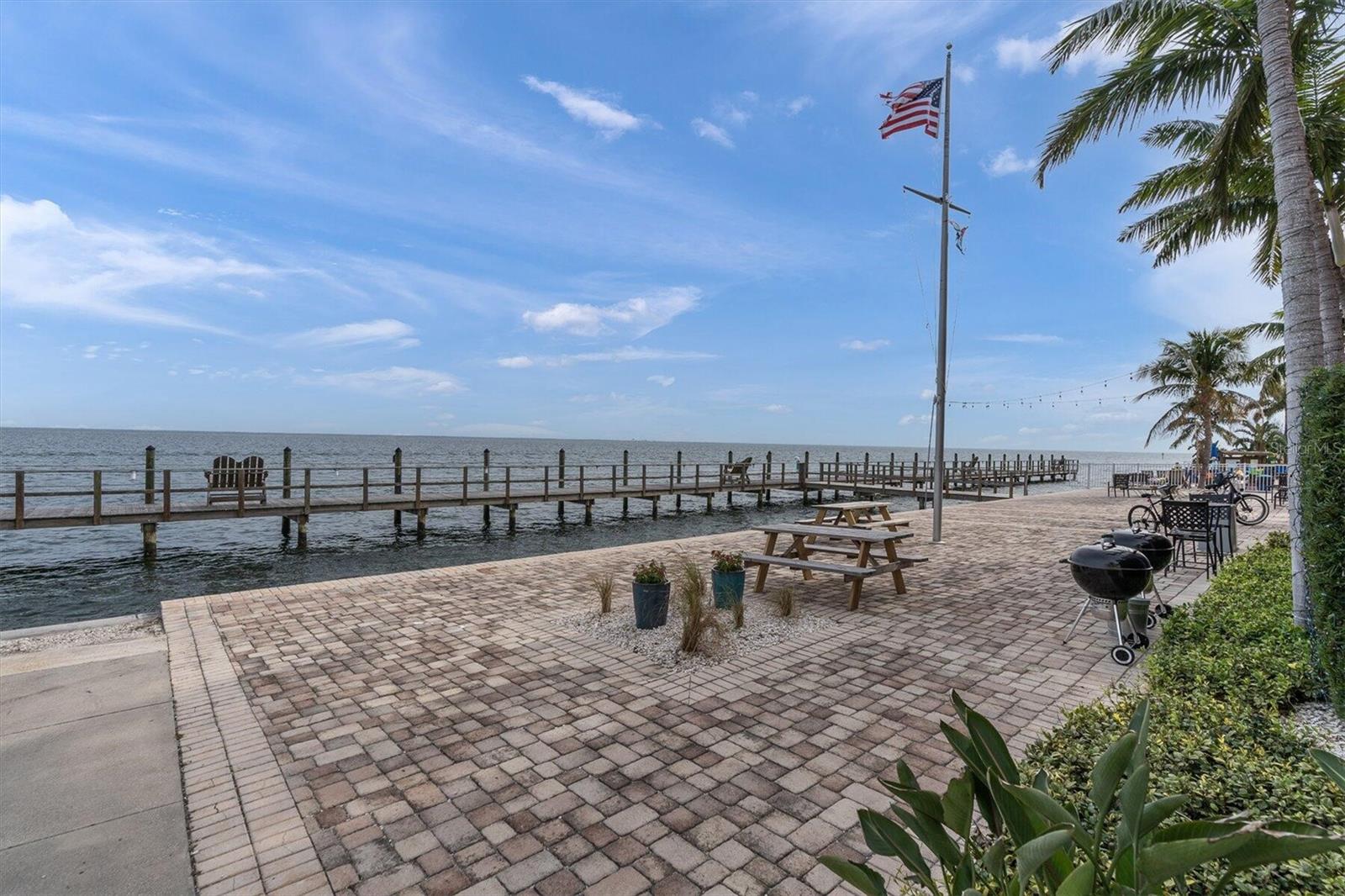 4858 COQUINA KEY DR SE #D, ST PETERSBURG, FL, 33705