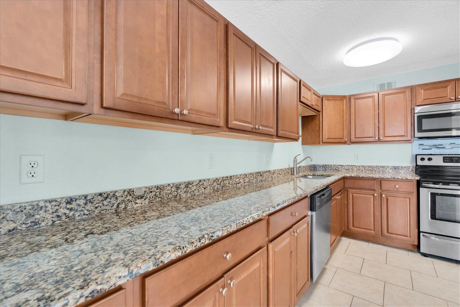 4858 COQUINA KEY DR SE #D, ST PETERSBURG, FL, 33705