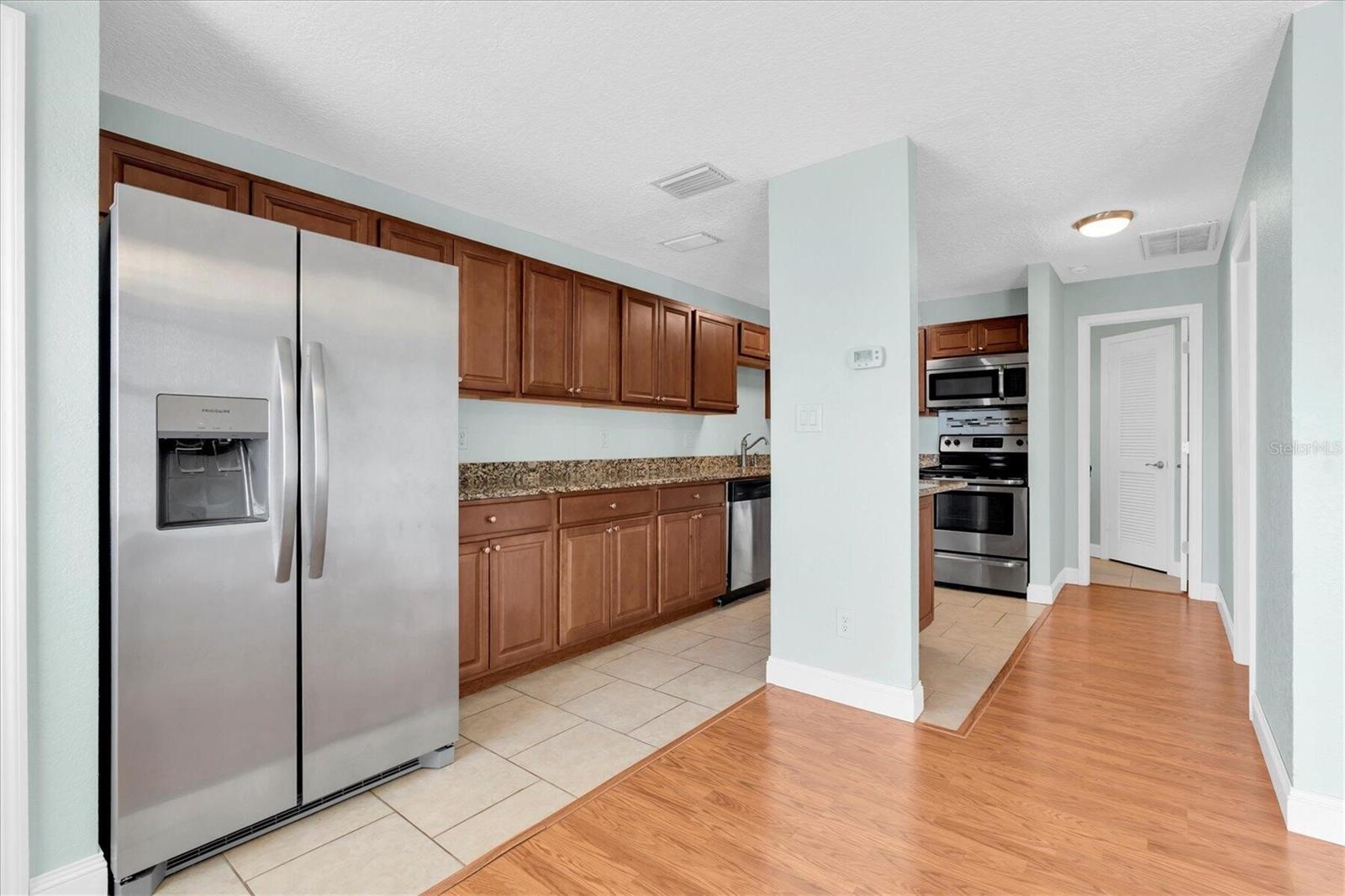 4858 COQUINA KEY DR SE #D, ST PETERSBURG, FL, 33705