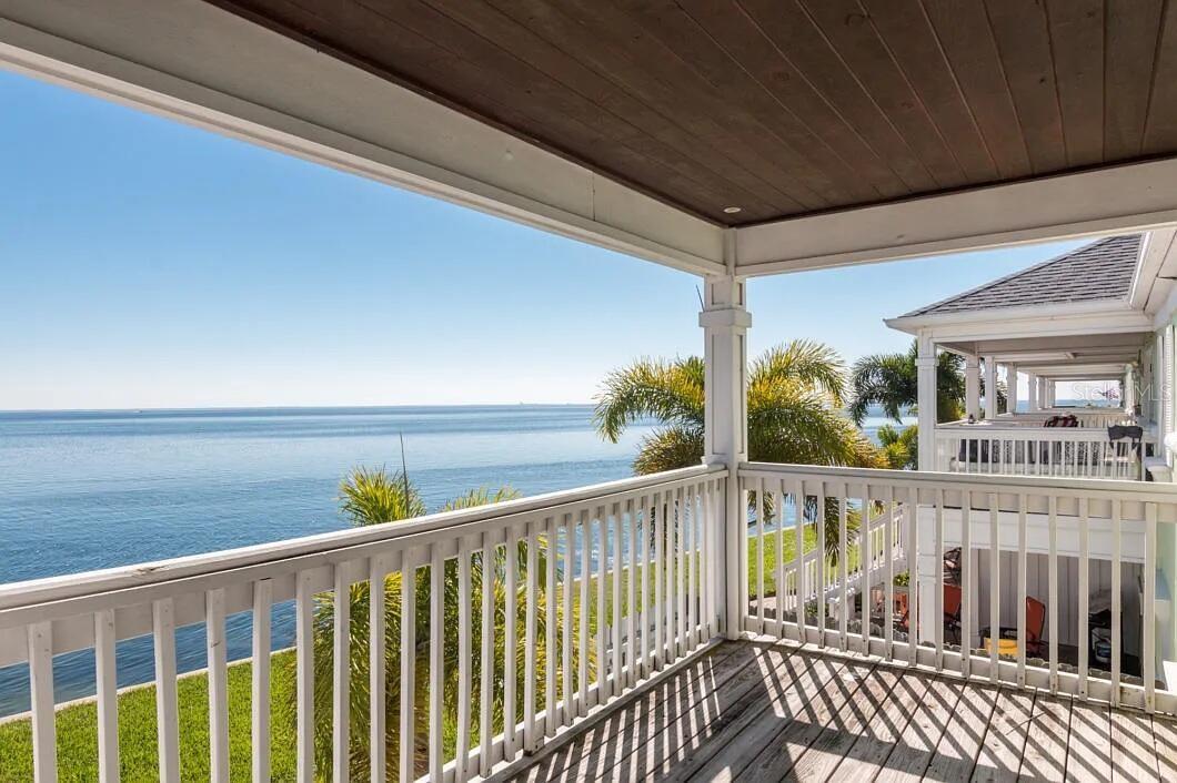 4858 COQUINA KEY DR SE #D, ST PETERSBURG, FL, 33705