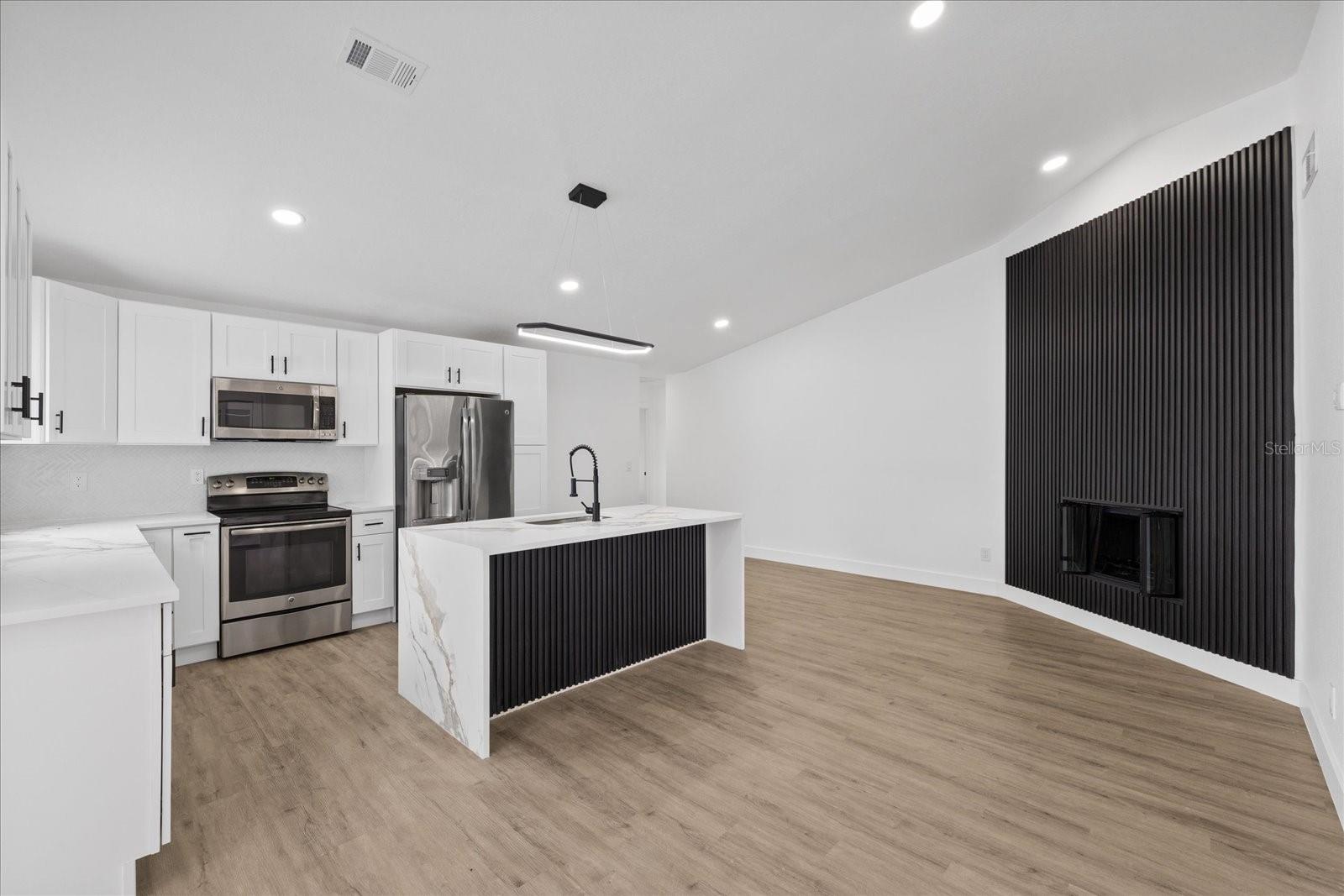 10609 OUT ISLAND DR, TAMPA, FL, 33615
