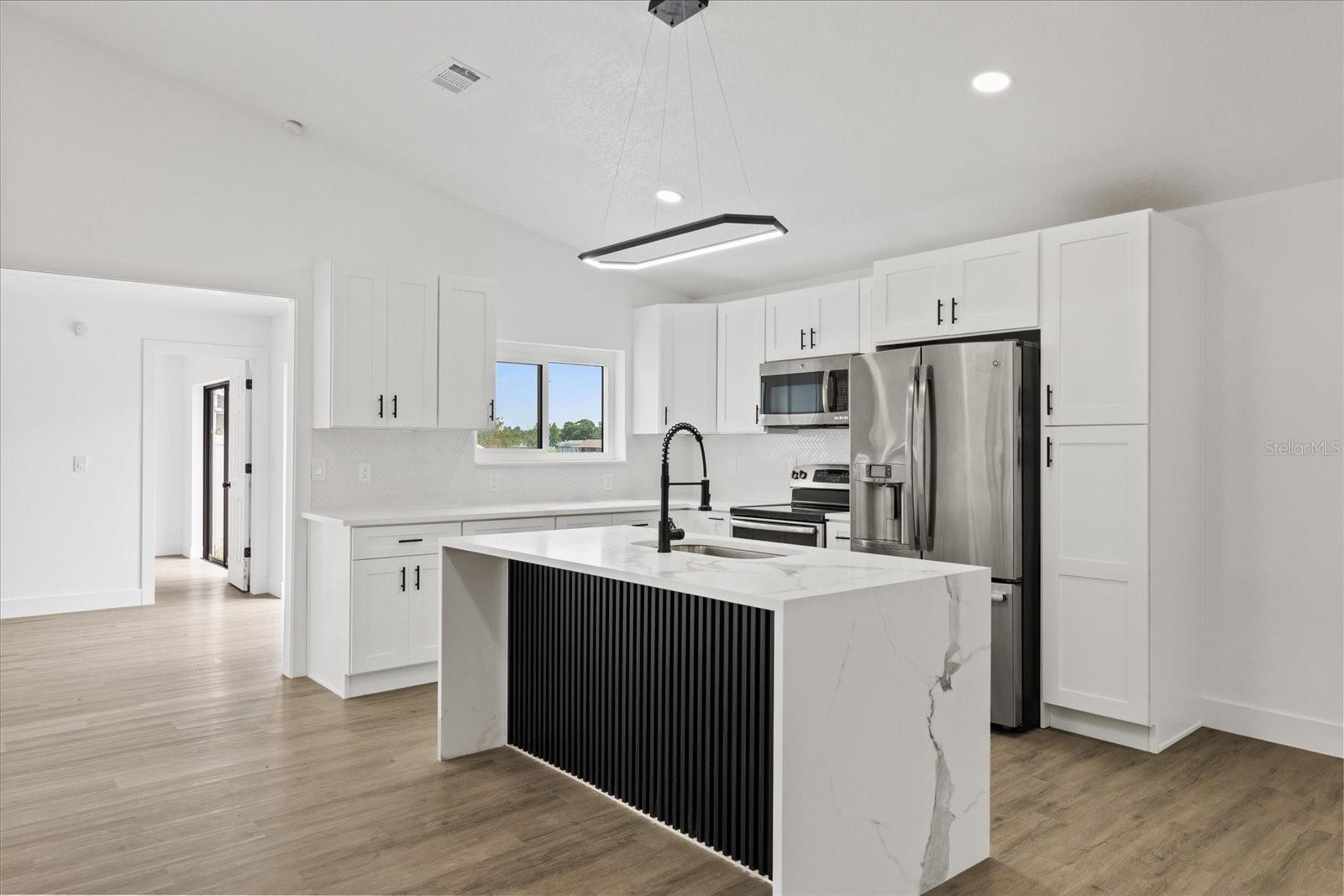10609 OUT ISLAND DR, TAMPA, FL, 33615