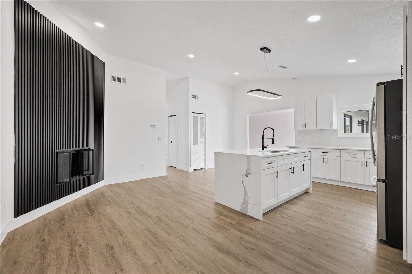 10609 OUT ISLAND DR, TAMPA, FL, 33615