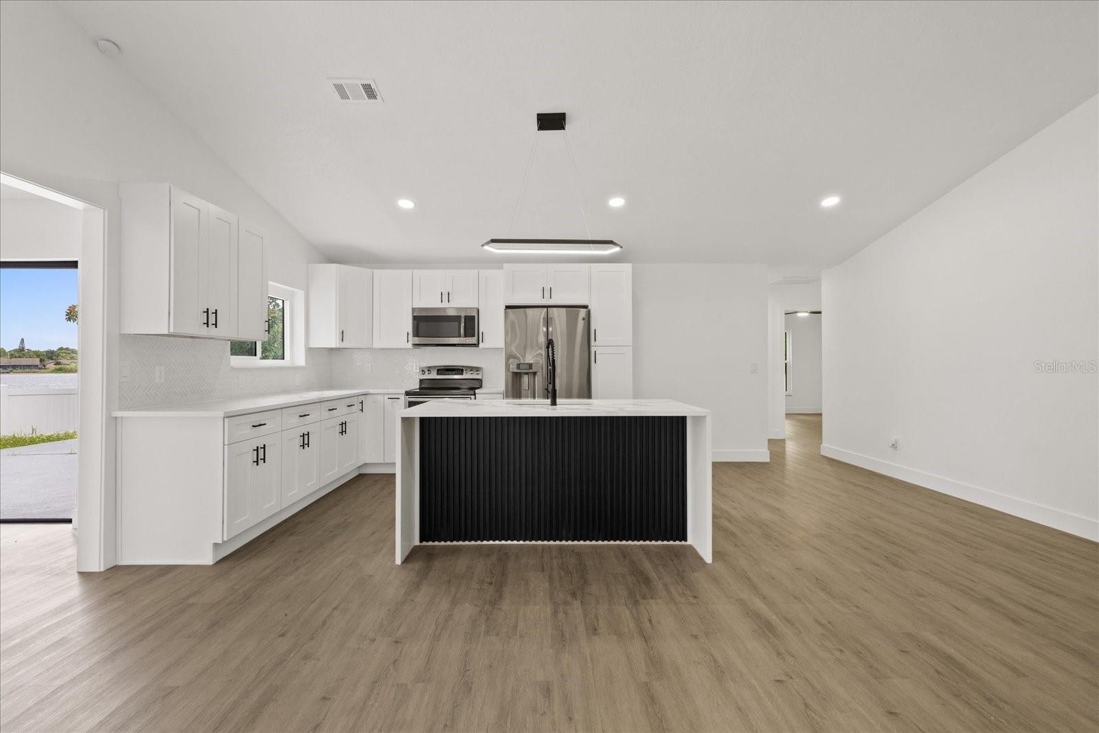 10609 OUT ISLAND DR, TAMPA, FL, 33615