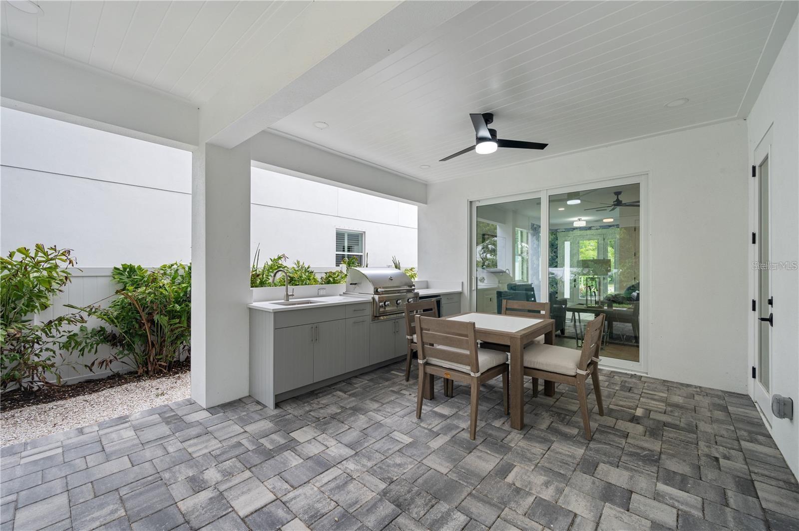 1647 SIESTA DR, SARASOTA, FL, 34239