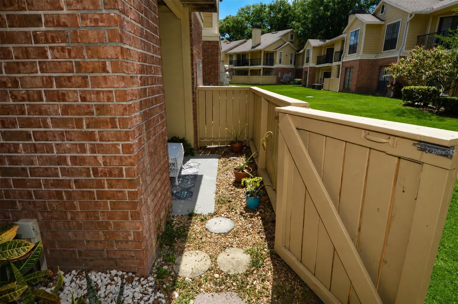 8625 MALLARD RESERVE DR #101, TAMPA, FL, 33614