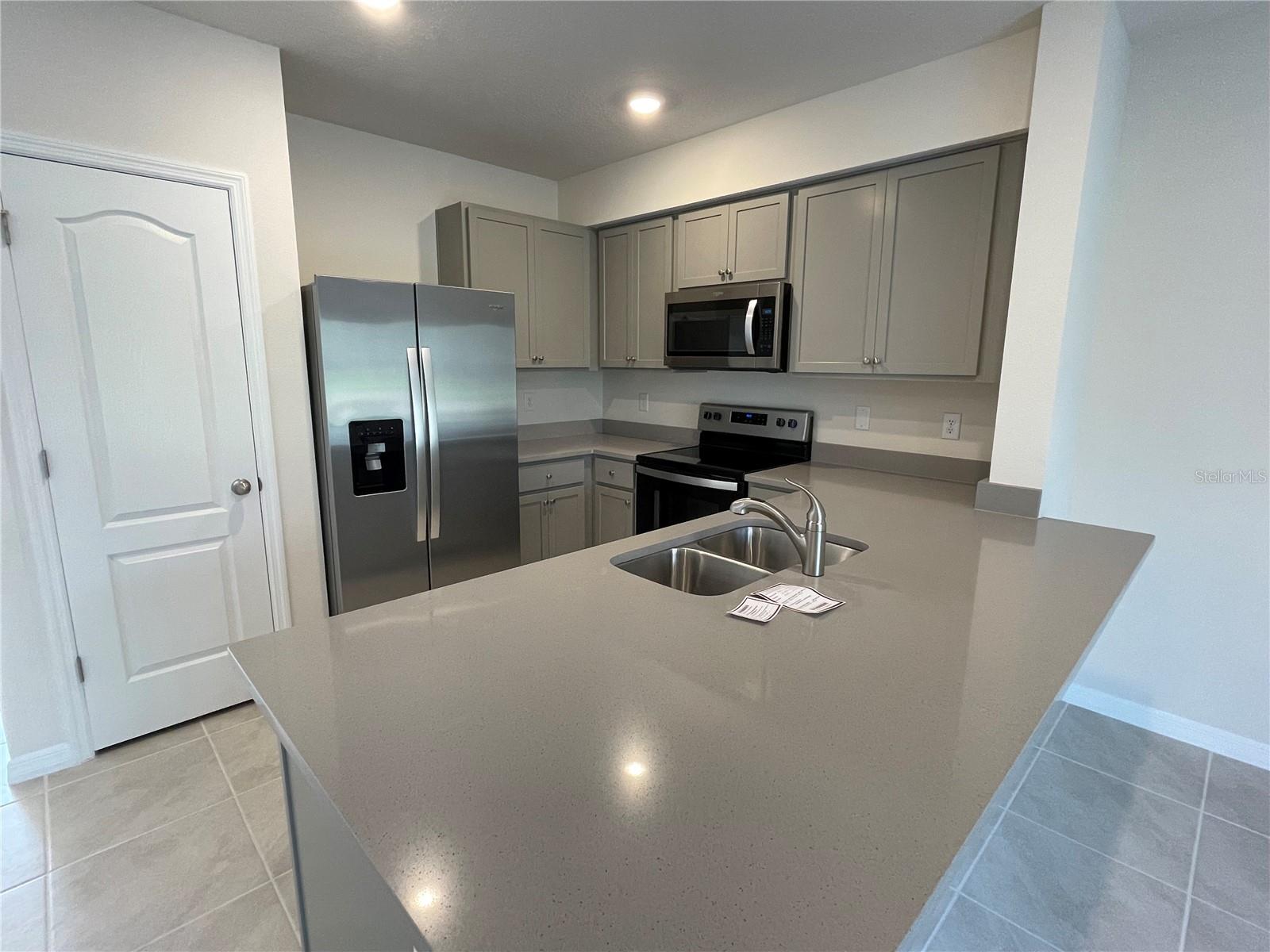3057 CANARY AVE, DAVENPORT, FL, 33837
