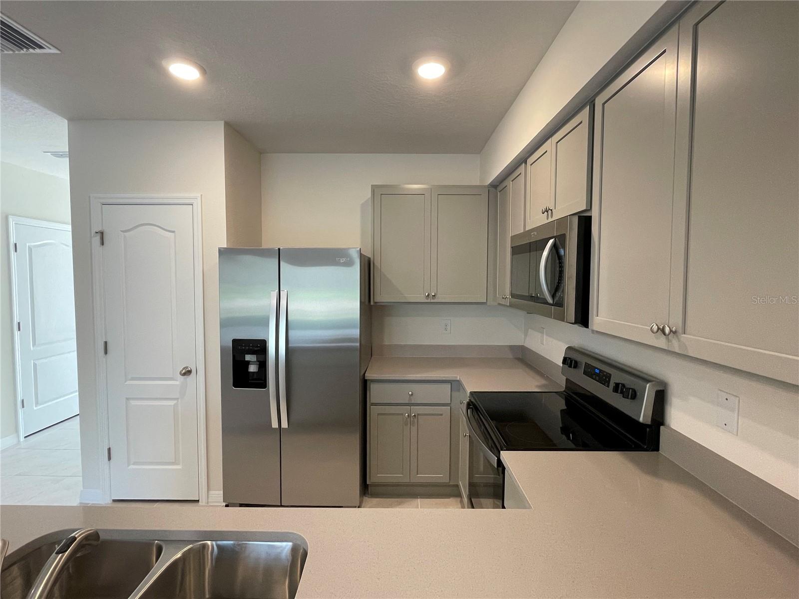 3057 CANARY AVE, DAVENPORT, FL, 33837